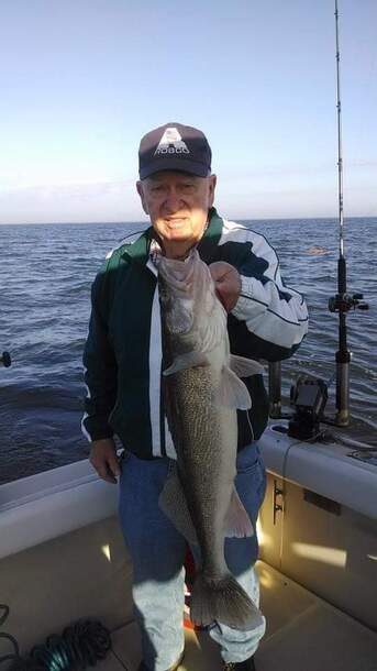 Vertical Fishing Image 4